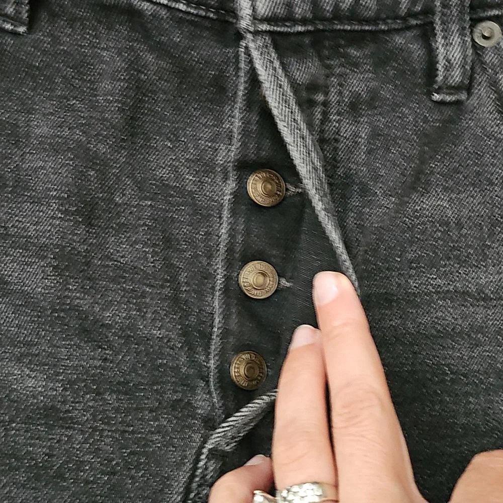 WE THE FREE Black Denim Distressed Skirt. So Cute. Sz 29 Womens!!